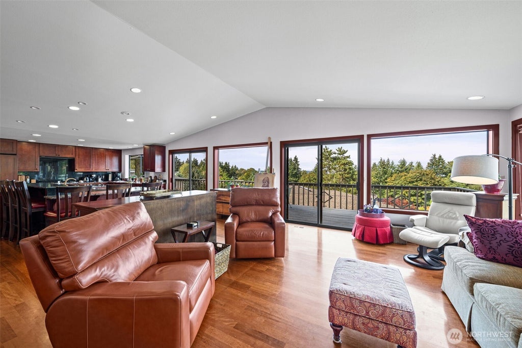 Photo of 1922 Dumas Circle NE, Tacoma, WA 98422 (MLS # 2588471)