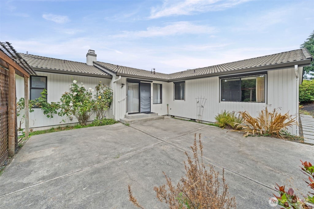 Photo of 1922 Dumas Circle NE, Tacoma, WA 98422 (MLS # 2588471)