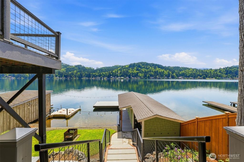 Photo of 2227 Summit Lake Shore Road NW, Olympia, WA 98502 (MLS # 2518441)