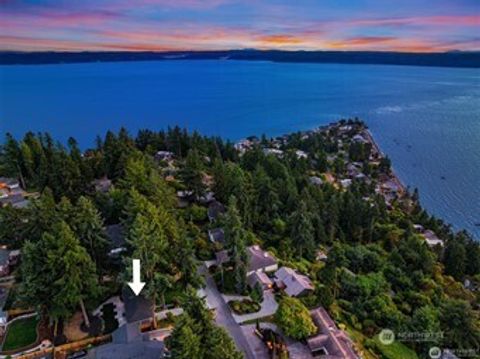 Photo of 16718 32nd Avenue SW, Burien, WA 98166 (MLS # 2448893) Photo of 16718 32nd Avenue SW, Burien, WA 98166 (MLS # 2448893)