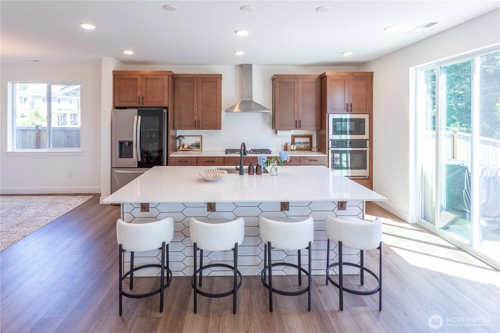 2407 Barn Door Ct