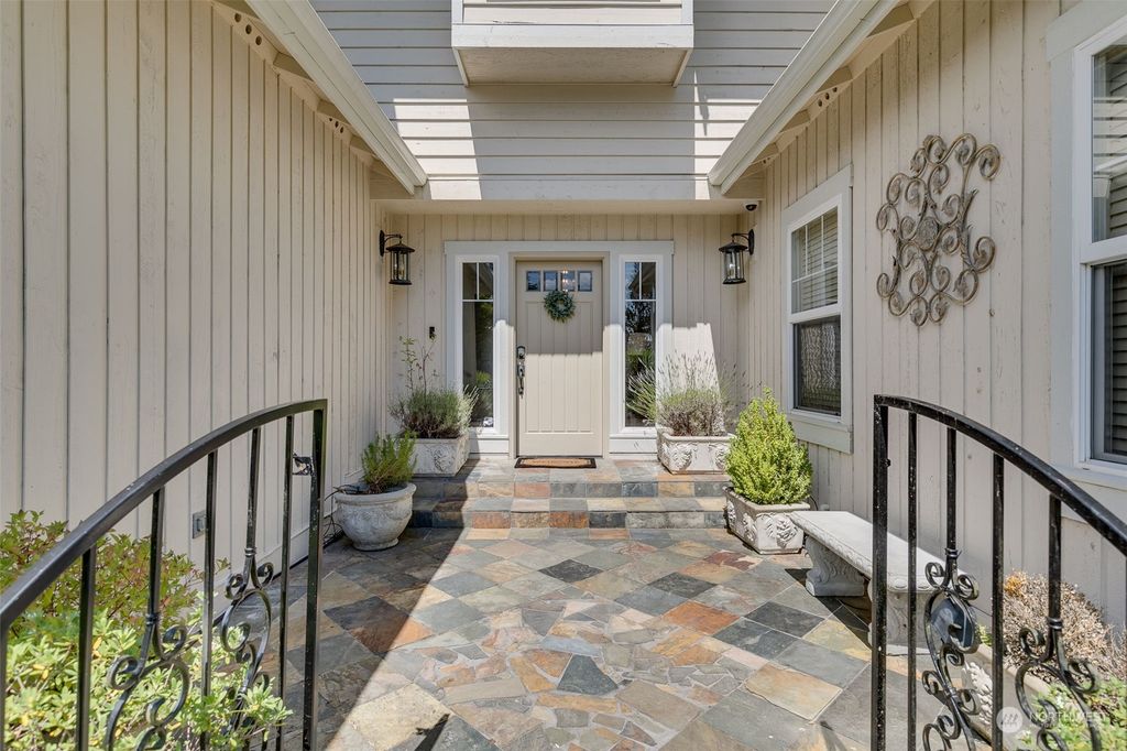 Photo of 11511 46th Street SE, Snohomish, WA 98290 (MLS # 2138600)