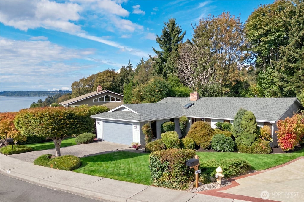 Photo of 28650 11th Avenue S, Federal Way, WA 98003 (MLS # 2577049)