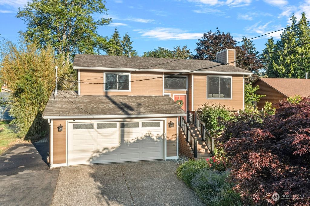 Photo of 23024 25th Avenue W, Brier, WA 98036 (MLS # 2254376)