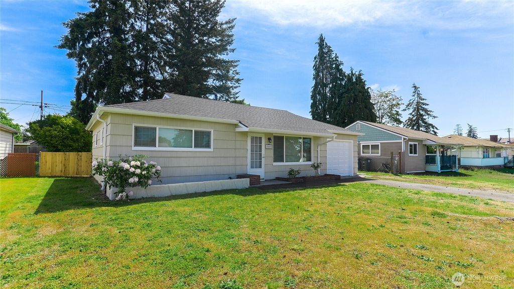 Photo of 10605 Freiday Street SW, Lakewood, WA 98499 (MLS # 2527623)