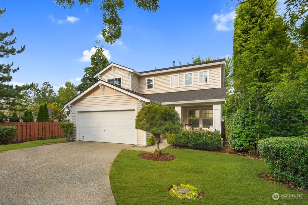 Photo of 924 242nd Court SE, Sammamish, WA 98075 (MLS # 2265528)
