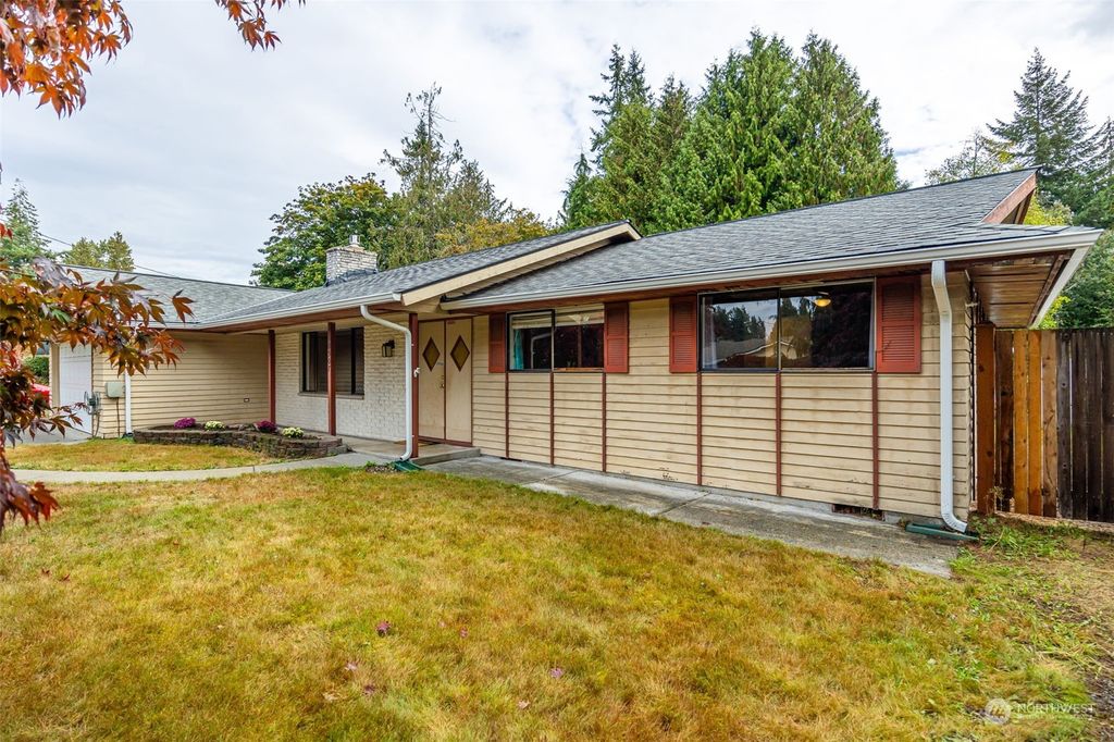 Photo of 10507 26th Drive SE, Everett, WA 98208 (MLS # 2166041)