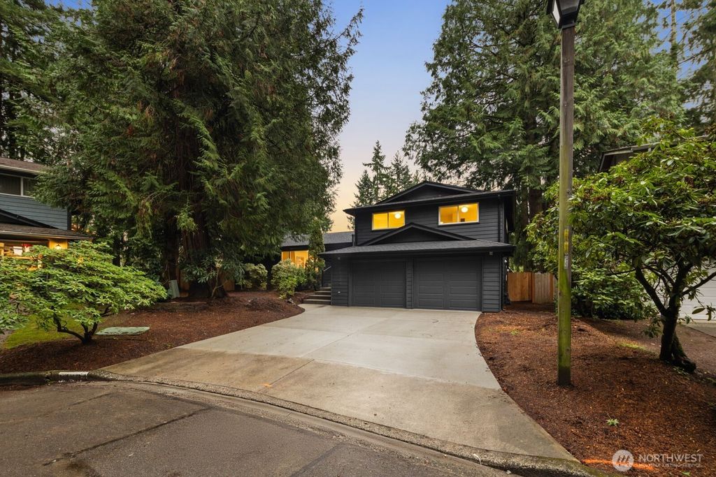 Photo of 14404 107th Place NE, Kirkland, WA 98034 (MLS # 2468784)