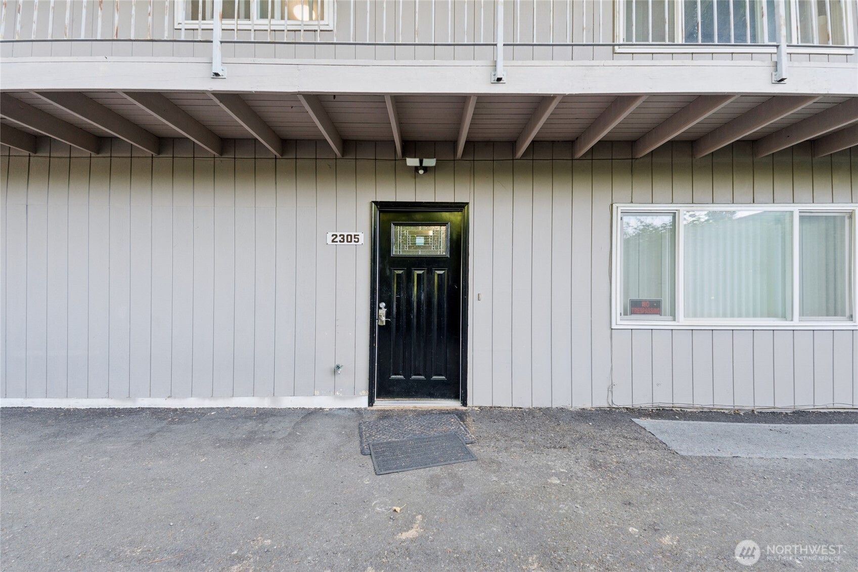 2305 S 116th Place