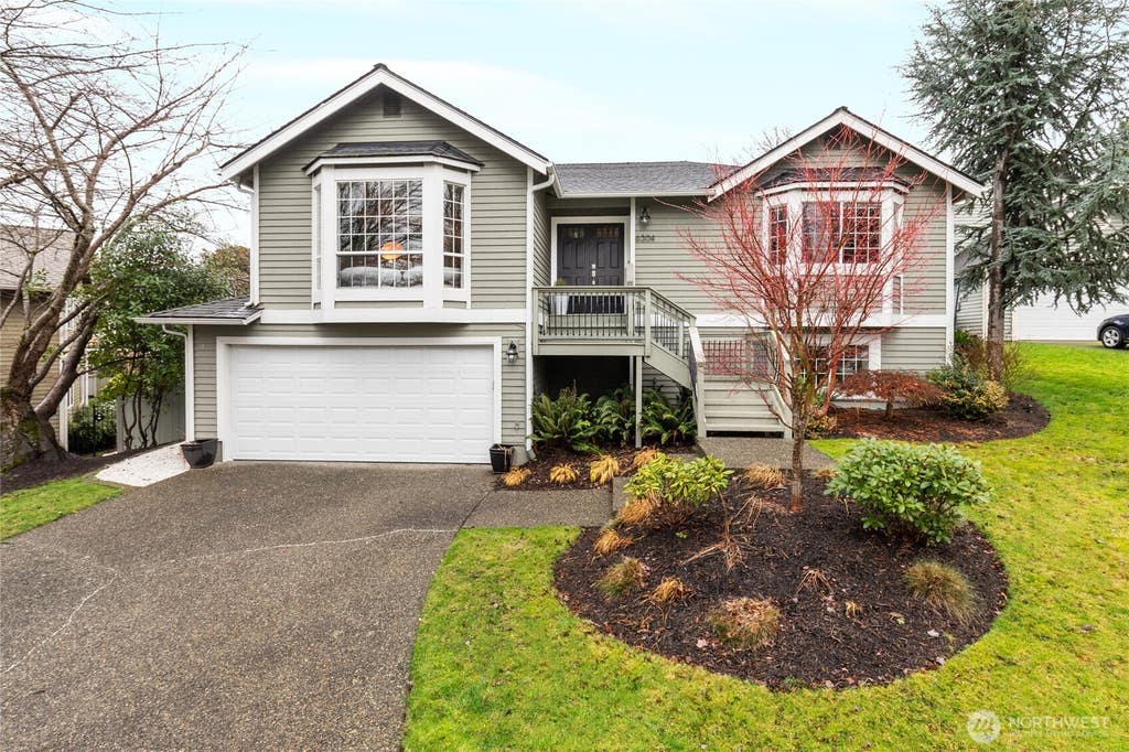Photo of 6304 110th Avenue NE, Kirkland, WA 98033 (MLS # 2558630)
