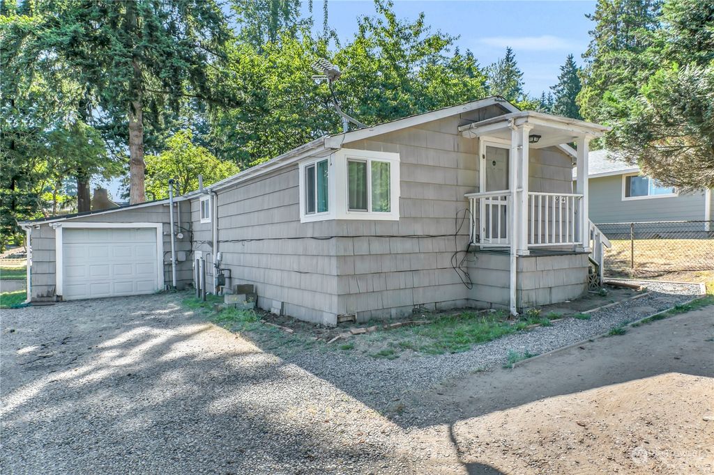 Photo of 15654 42nd Avenue S, Tukwila, WA 98188 (MLS # 2140785)