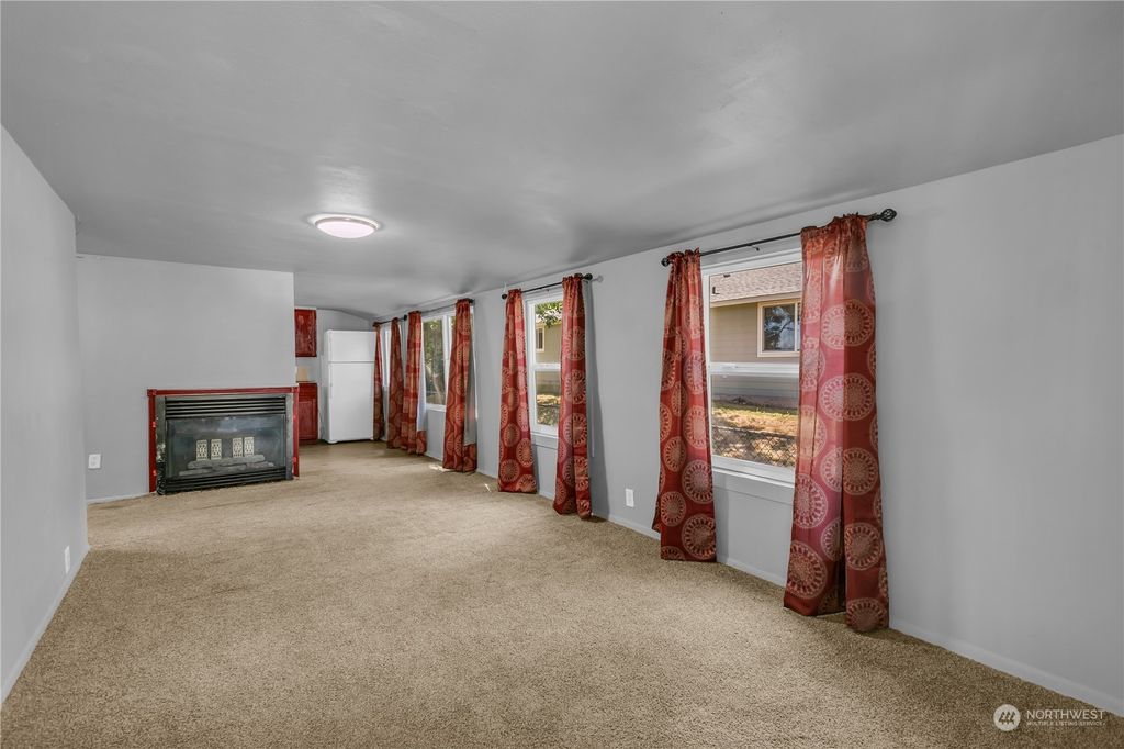Photo of 15654 42nd Avenue S, Tukwila, WA 98188 (MLS # 2140785)