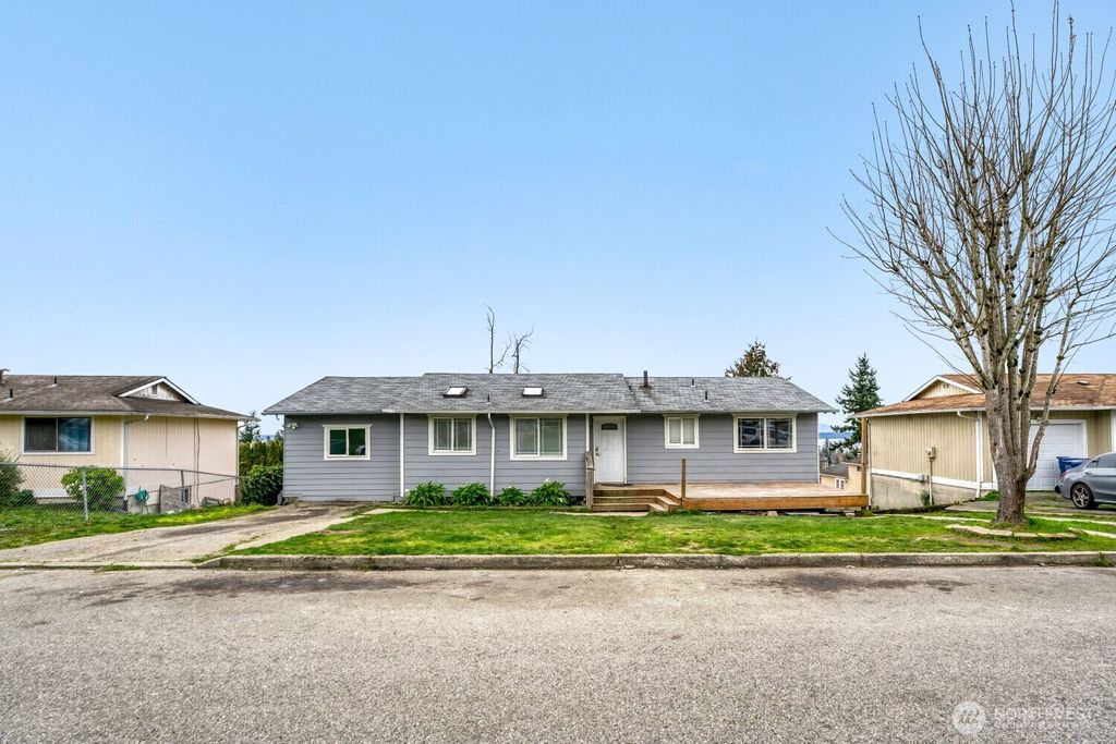 Photo of 28015 22nd Avenue S, Federal Way, WA 98003 (MLS # 2497290)