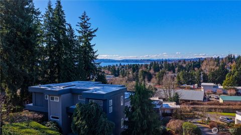 Photo of 11121 NE 91st Lane, Kirkland, WA 98033 (MLS # 2481698)