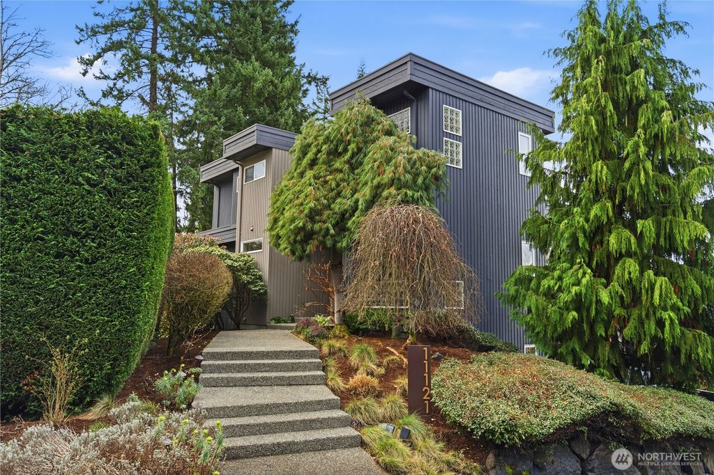 Photo of 11121 NE 91st Lane, Kirkland, WA 98033 (MLS # 2481698)