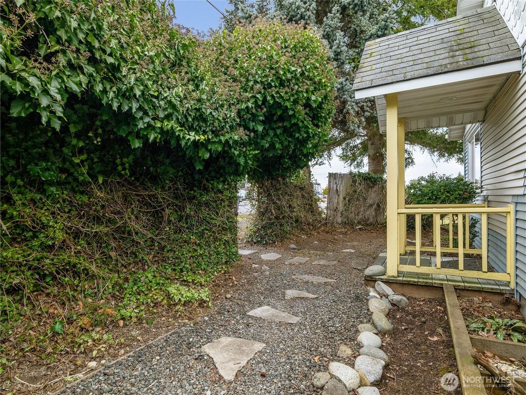 Photo of 2125 4th Street, Port Townsend, WA 98368 (MLS # 2472579)