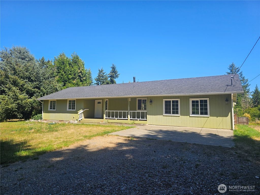 Photo of 727 Tipsoo Loop S, Rainier, WA 98576 (MLS # 2514062)