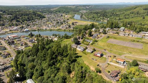 A home in Hoquiam