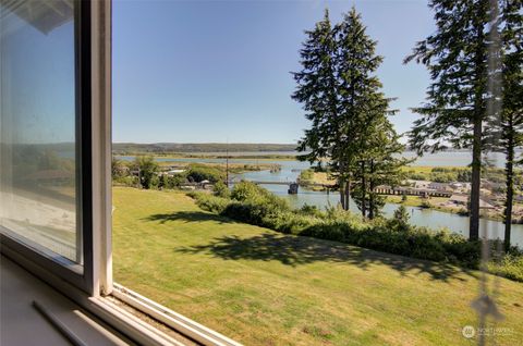 A home in Hoquiam