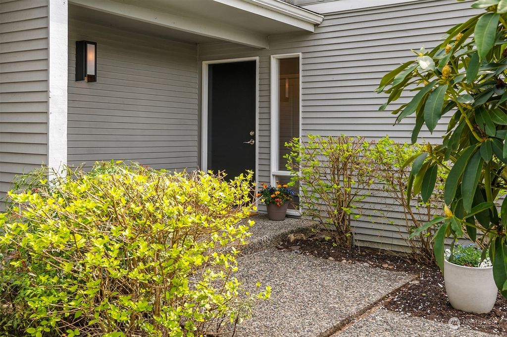 Photo of 13741 SE 23rd Lane, Bellevue, WA 98005 (MLS # 2219833)