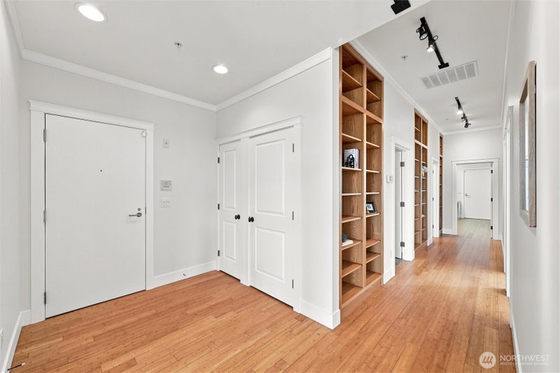 1010 Mill Avenue 302