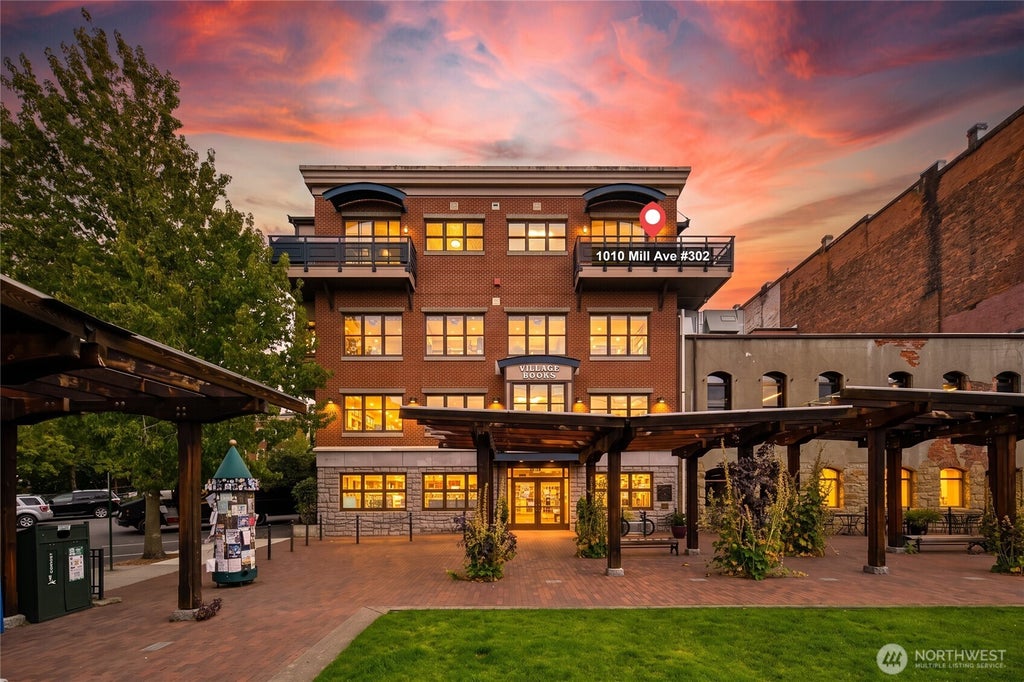 Photo of 1010 Mill Avenue #302, Bellingham, WA 98225 (MLS # 2573455)