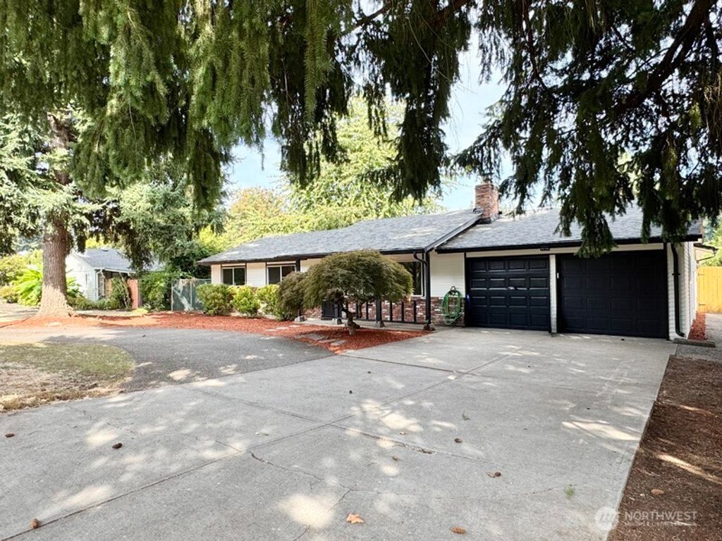 Photo of 12800 NE 28th St, Vancouver, WA 98682 (MLS # 2506214)