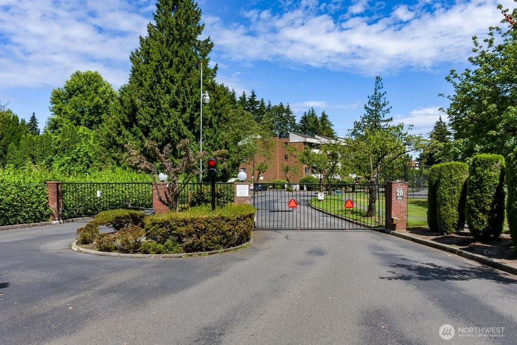 Photo of 10830 Glen Acres Drive S #T9, Seattle, WA 98168 (MLS # 2559041)