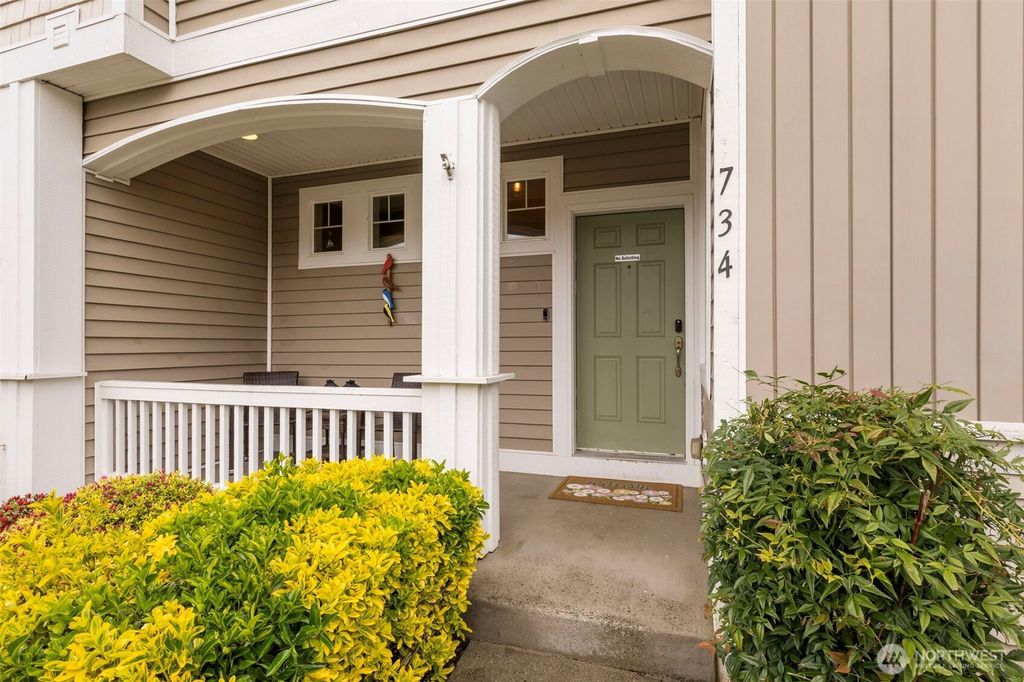 Photo of 734 Glenmore Loop, Port Orchard, WA 98366 (MLS # 2515959)