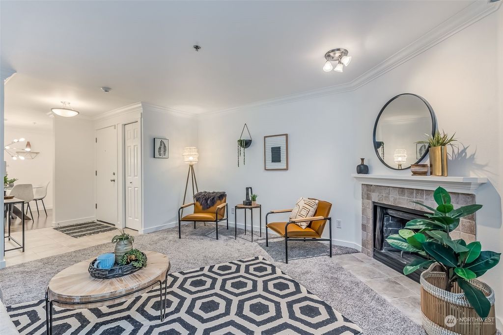 Photo of 28307 18th Avenue S #B204, Federal Way, WA 98003 (MLS # 2142474)