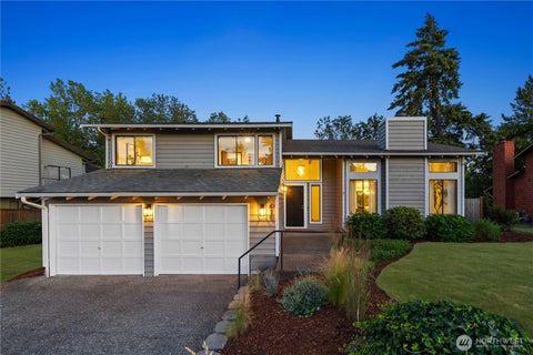 Photo of 619 S 31st Street, Renton, WA 98055 (MLS # 2542422)