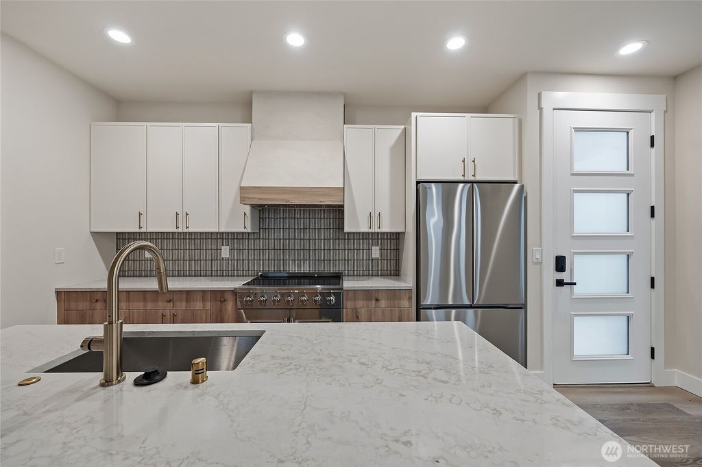 Photo of 910 15th Avenue #C, Seattle, WA 98122 (MLS # 2527050)