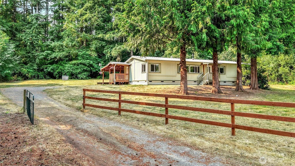 Photo of 330 SW Dogwood Road, Port Orchard, WA 98367 (MLS # 2566077)