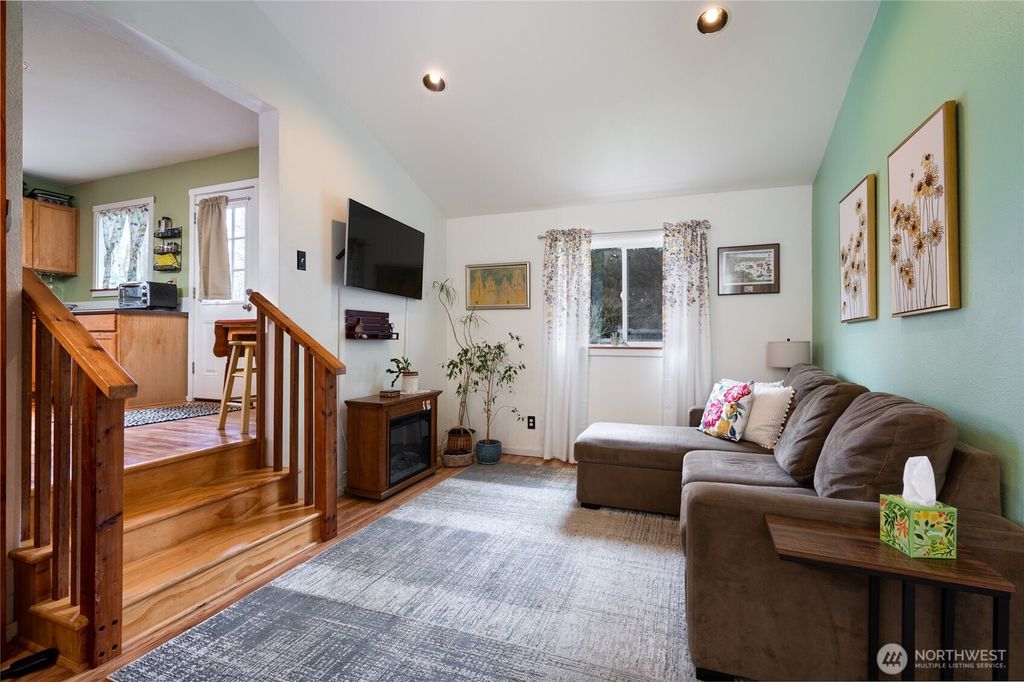 listing image 9366056990423564280