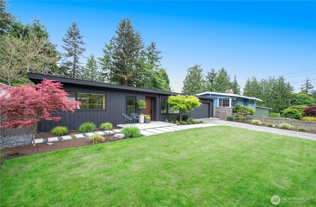 Photo of 15413 63rd Avenue NE, Kenmore, WA 98028 (MLS # 2374357)