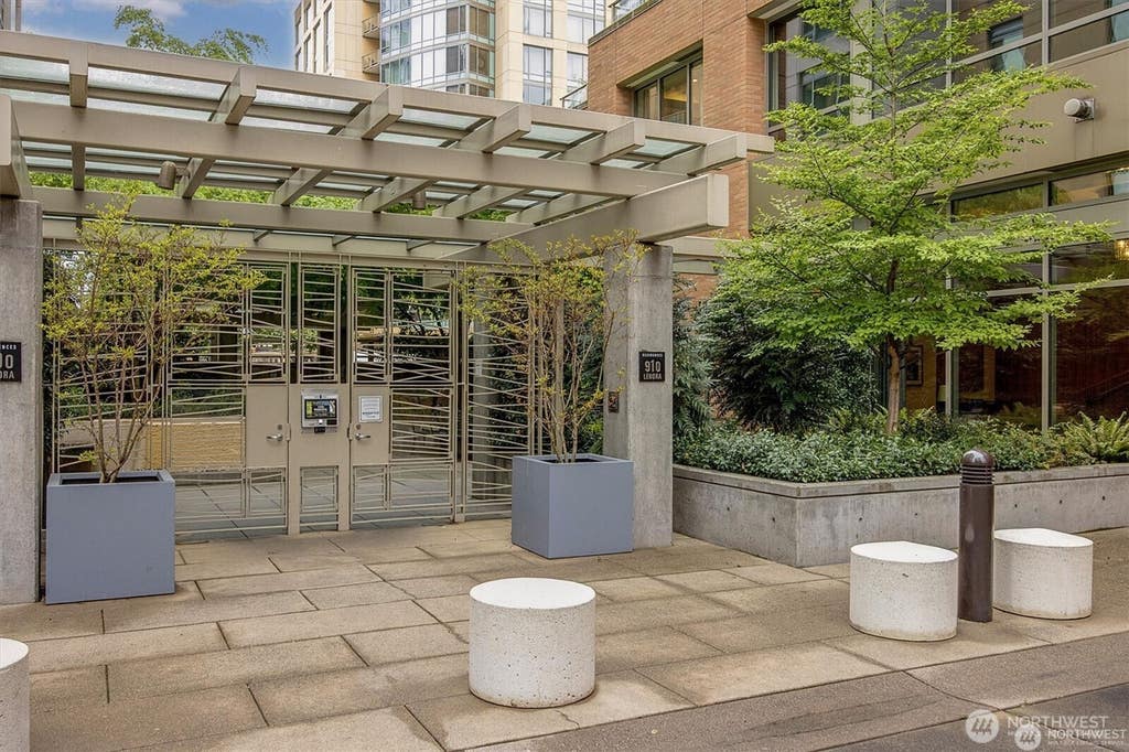 Photo of 910 Lenora Street #S1004, Seattle, WA 98121 (MLS # 2555511)