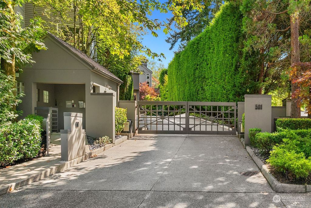 Photo of 501 Kirkland Avenue #205, Kirkland, WA 98033 (MLS # 2277144)