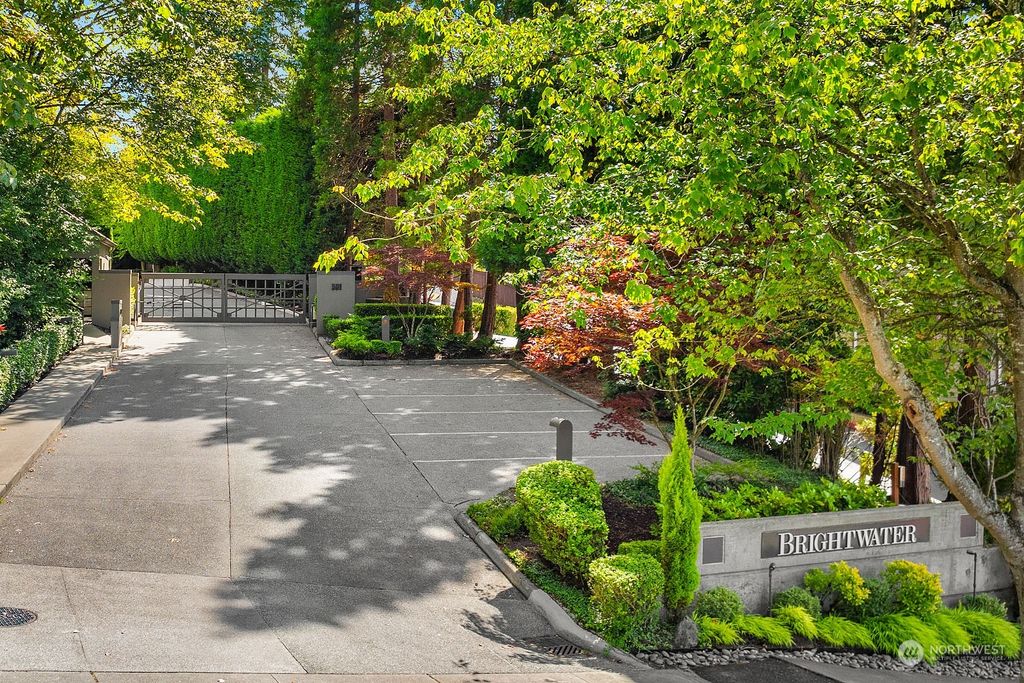 Photo of 501 Kirkland Avenue #205, Kirkland, WA 98033 (MLS # 2277144)