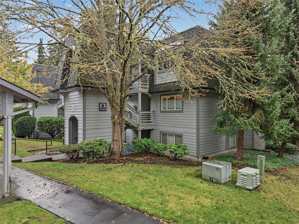 Photo of 9912 NE 142nd Place #B 302, Kirkland, WA 98034 (MLS # 2599241)