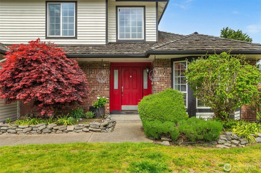 Photo of 33026 19th Court SW, Federal Way, WA 98023 (MLS # 2516186)