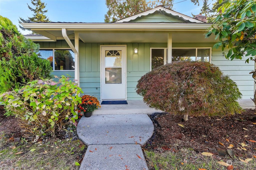 Photo of 3802 220th Place SW, Mountlake Terrace, WA 98043 (MLS # 2173416)