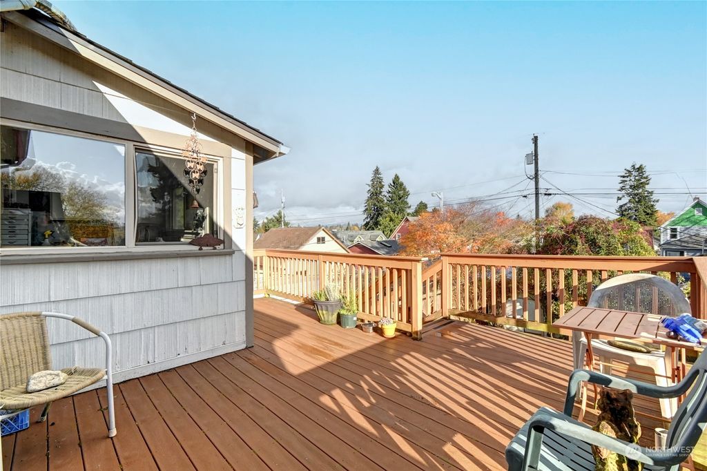 Photo of 2223 Rockefeller Avenue, Everett, WA 98201 (MLS # 2320055)