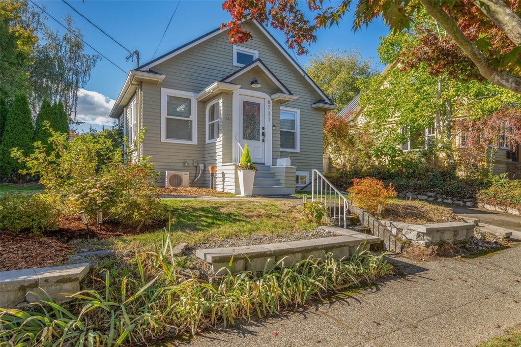 Photo of 6731 27th Avenue NW, Seattle, WA 98117 (MLS # 2594609)