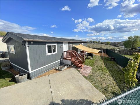 Photo of 900 N Grape Drive #49, Moses Lake, WA 98837 (MLS # 2485938)