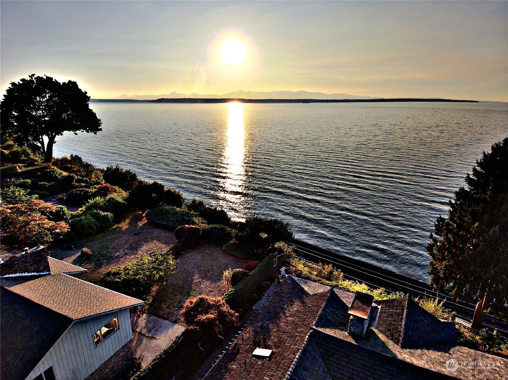 Photo of 17626 Talbot Road, Edmonds, WA 98026 (MLS # 2164183)