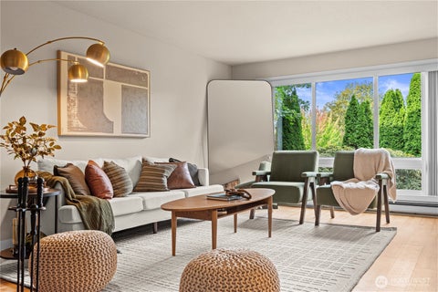 Photo of 15214 NE 8th Street #G8, Bellevue, WA 98007 (MLS # 2579535)