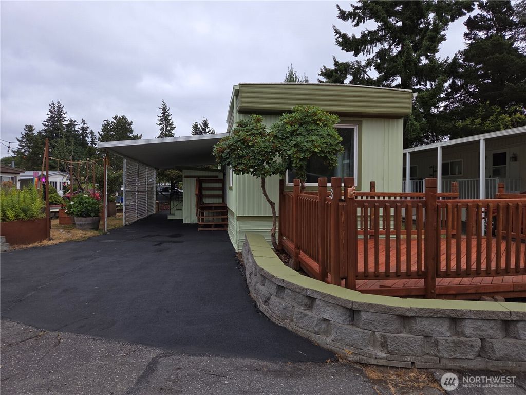 Photo of 5220 176th Street SW #8, Lynnwood, WA 98037 (MLS # 2417326)
