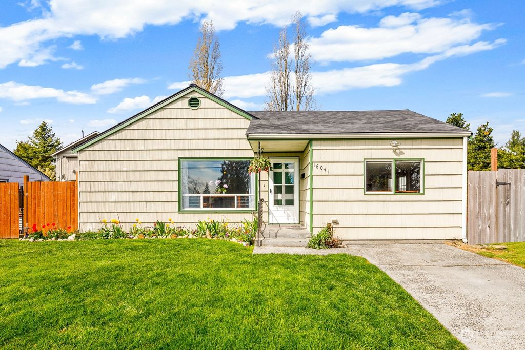 Photo of 16041 8th Avenue NE, Shoreline, WA 98155 (MLS # 2059201)