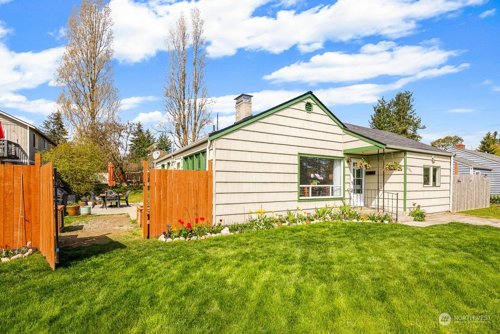 Photo of 16041 8th Avenue NE, Shoreline, WA 98155 (MLS # 2059201)