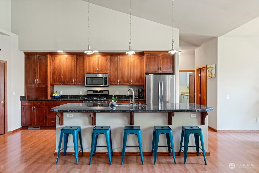 listing image 9366681205312126083